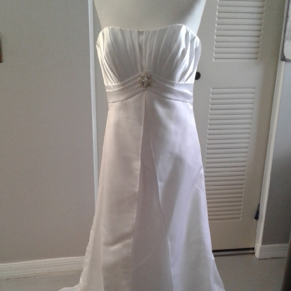 NWT David's Bridal White Strapless Wedding Dress